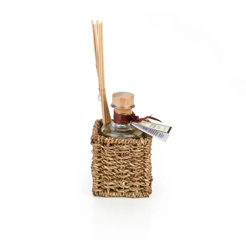 Winter Berries Room Reed Diffuser 200ml - The Great Yorkshire Shop