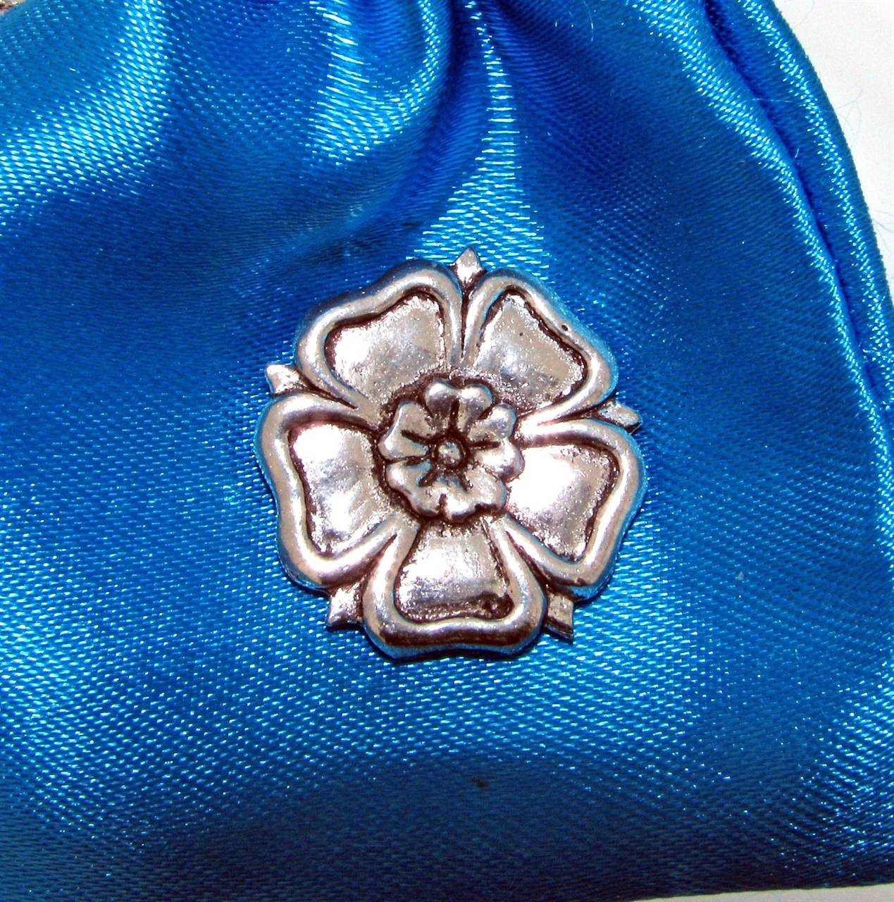 Yorkshire Rose Pewter Pin Badge - The Great Yorkshire Shop